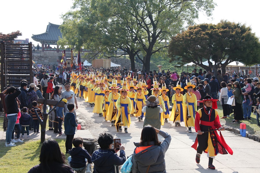 해미읍성 축제 중 태종대왕강무행렬