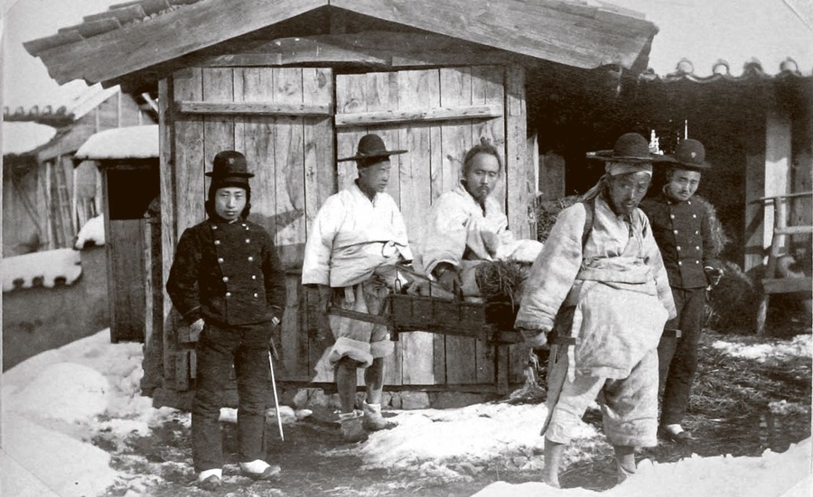 1894년 동학농민운동을 이끈 녹두장군 전봉준(1855~95)의 마지막 모습을 담은 압송사진