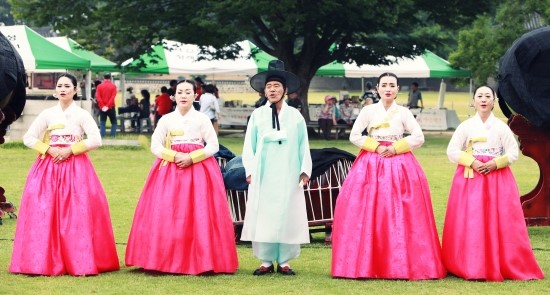 충남무형문화재 제17-2호 내포제시조 박선웅 보유자 공연 모습
