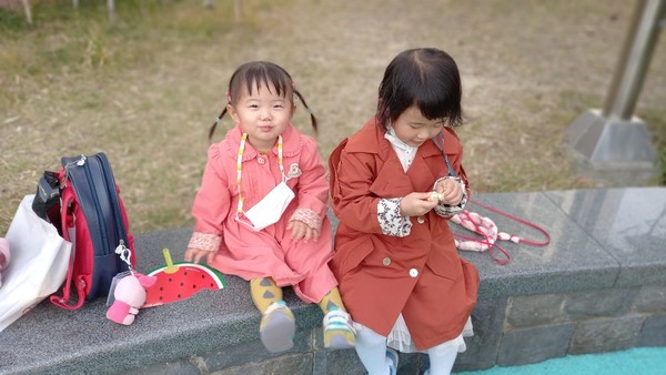의사표현이 정확한 두 자매들의 소풍 그리고 김밥