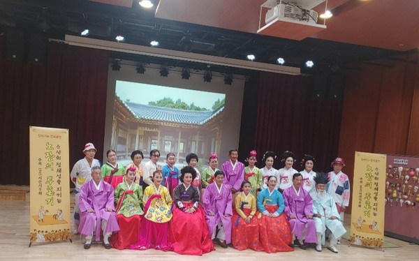 박치현 선생은 지난 9월 23일에도 ‘서울 아차산 전국국악경연대회’에서 신인부 대상을 수상하여 광진구청장 상을 받기도 했다.