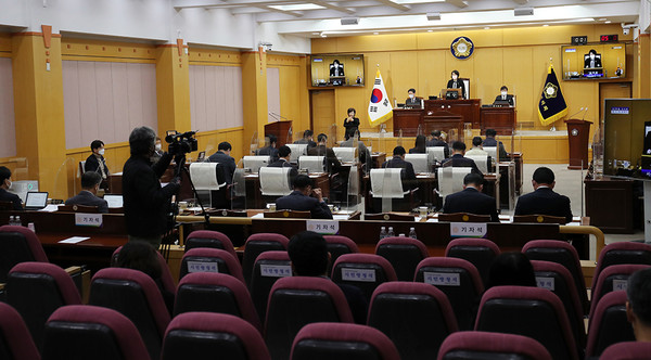 서산시의회는 25일 제4차 본회의를 열고 제270회 임시회 일정을 마무리했다.