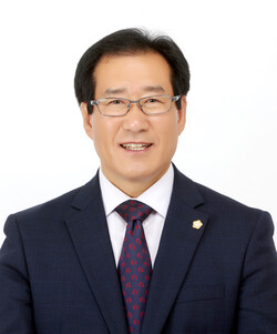 임재관 현)한국공공정책평가협회 충남지회장/ 전)서산시의회 제8대 의장