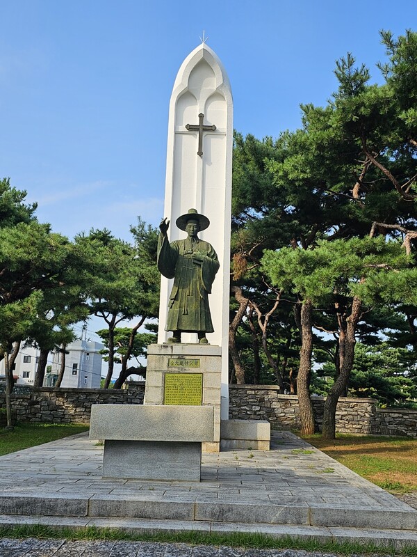 1977년 세워진 김대건 신부의 동상