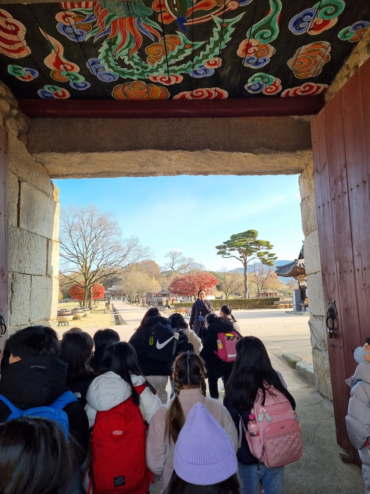 예천초등학교 3학년 학생들이 지난 11월 24일 해미읍성을 탐방하는 모습