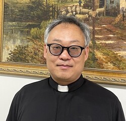 불휘햇빛발전협동조합 이사장 김대건 베드로 신부